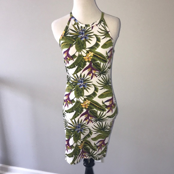 Calliope Dresses & Skirts - Calliope Floral Fitted Dress